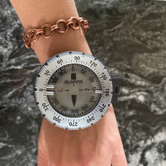 Suunto SCUBA Dive Wrist Compass - Picture 1 of 5